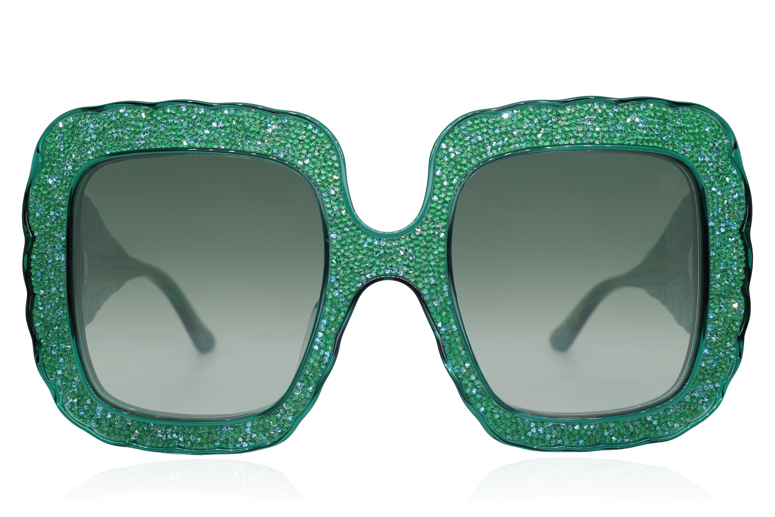 SHADE OF SHELLY - Emerald Crystal
