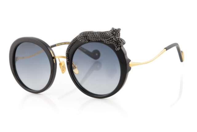 Rose et la Roue – Black Black Crystal Side